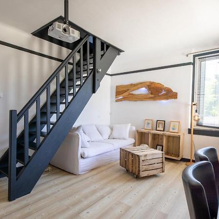 Mamie Jane suite deluxe face au lac Tresserve Extérieur photo