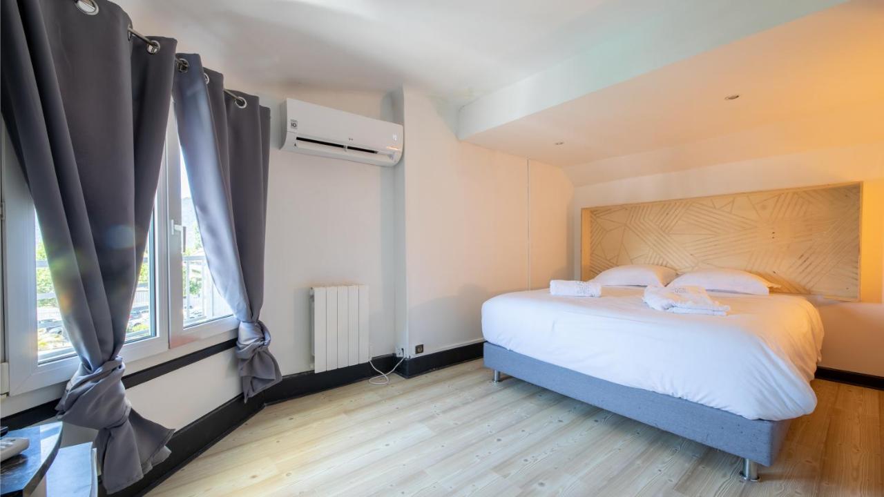 Mamie Jane suite deluxe face au lac Tresserve Extérieur photo