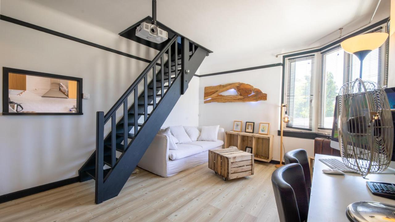 Mamie Jane suite deluxe face au lac Tresserve Extérieur photo